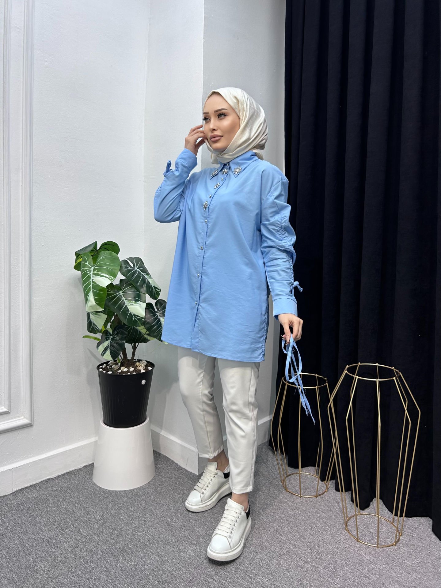 KOLLARI BÜZGÜLÜ ÇİÇEK DÜĞMELİ GÖMLEK - 6275